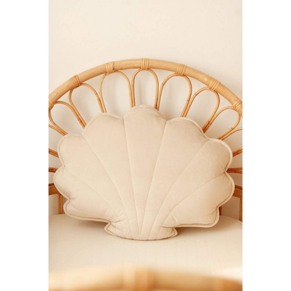 "Cream" Velvet Shell Pude