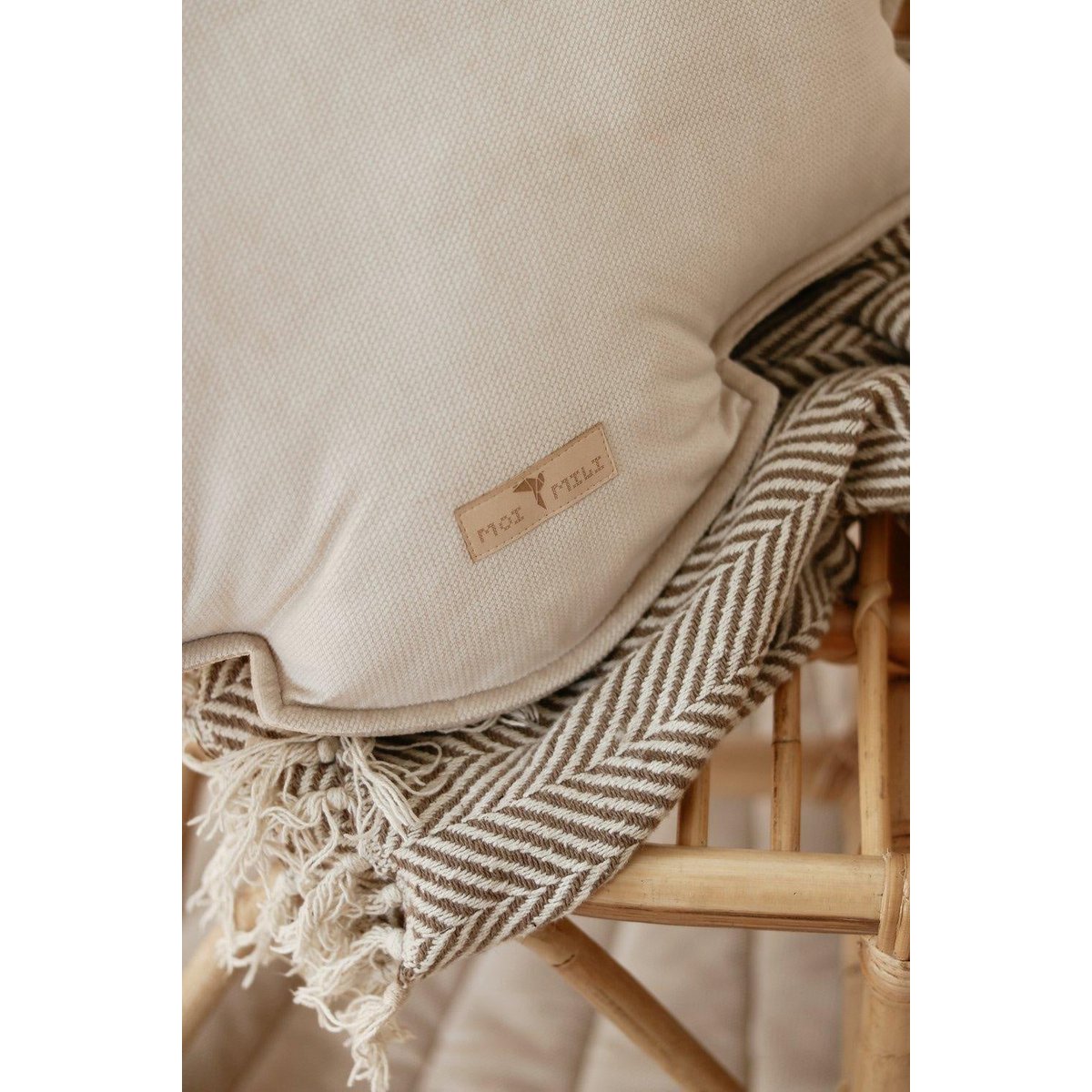 "Cream" Velvet Shell Pude