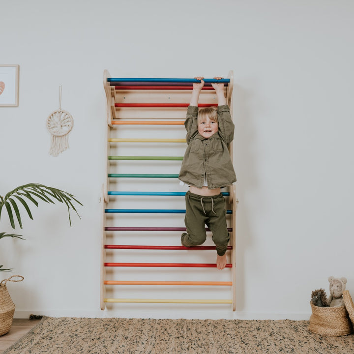 Pikler-klatretrekant med svensk ribbe (6 mdr.–7 år) – regnbue